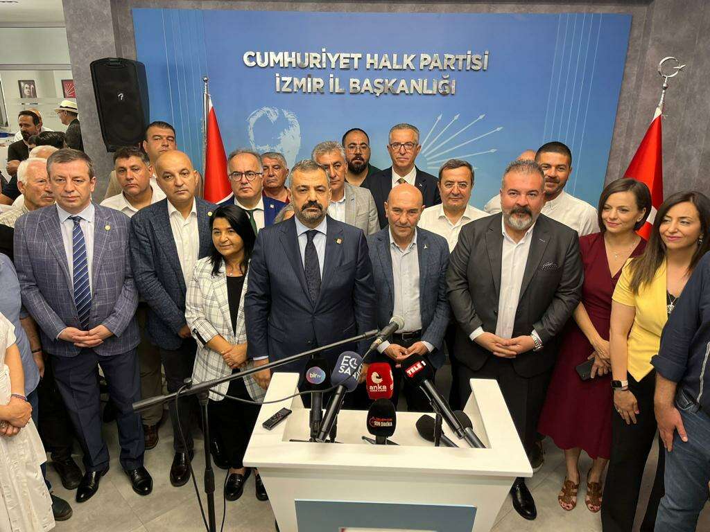 CHP İzmir İl Başkanlığı'nda Bayramlaşma Toplantısı
