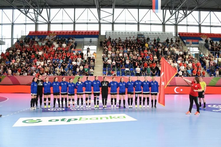 A Milli Kadın Hentbol Takımı, ilk kez Avrupa Şampiyonası'nda