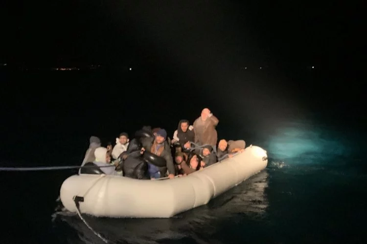İzmir açıklarında 158 düzensiz göçmen kurtarıldı