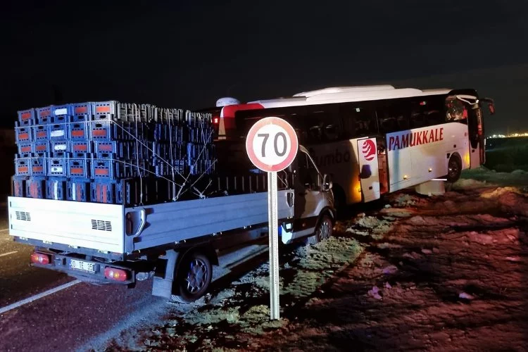 Aydın-Denizli kara yolunda zincirleme kaza: 2 ölü, 2 yaralı