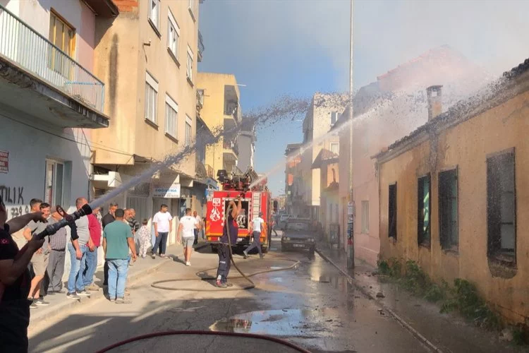 Aydın'da metruk binada yangın çıktı!