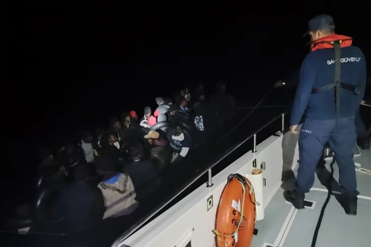 İzmir haber: Çeşme açıklarında 45 düzensiz göçmen yakalandı