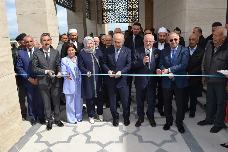 İzmir Urla'da Emine-İsmail Mümin Camisi ibadete açıldı