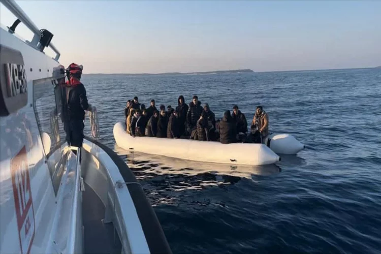 İzmir açıklarında 113 düzensiz göçmen kurtarıldı