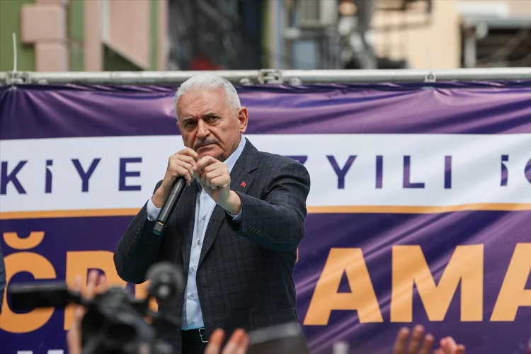 AK Parti'li Yıldırım, İzmir'de seçim ofisi açılışına katıldı