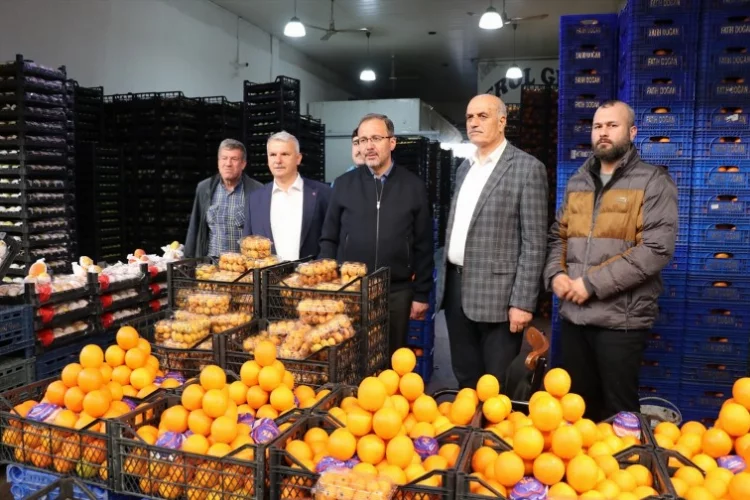 Bakan Kasapoğlu'ndan İzmir Sebze Meyve Hali'ne ziyaret