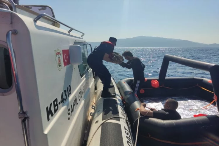 İzmir açıklarında düzensiz göçmenler yakalandı