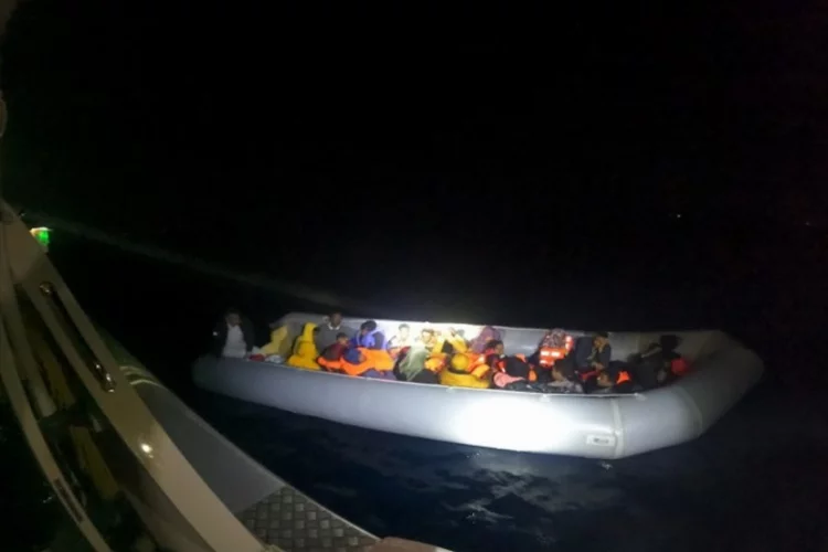İzmir'de düzensiz göçmenlere müdahale edildi