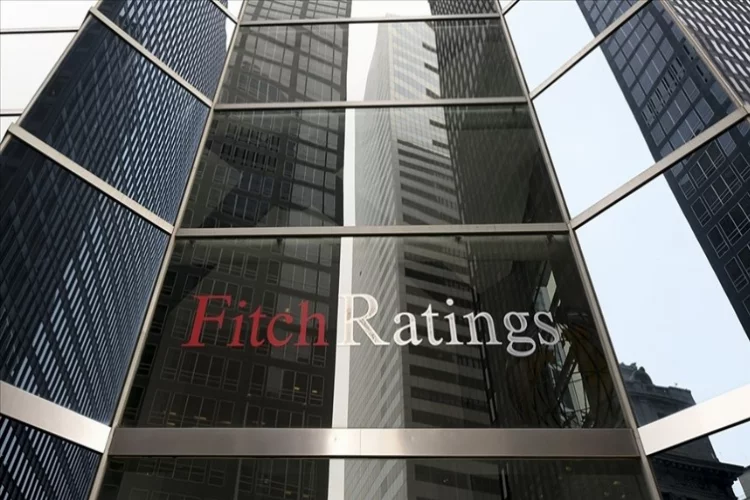 Fitch, ABD'nin kredi notunu negatif izlemede tutuyor
