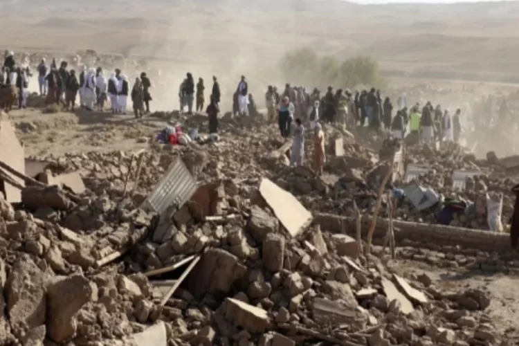 Afganistan sallandı: 6.3 şiddetinde deprem