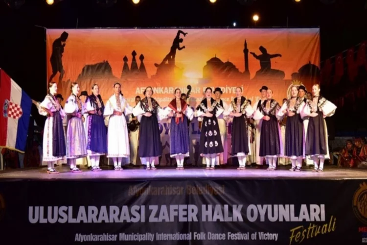 Afyonkarahisar'da 101. yıl dönümü kutlamaları: Uluslararası halk oyunları festivali