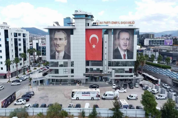 AK Parti İzmir yönetiminde istifa rüzgarı