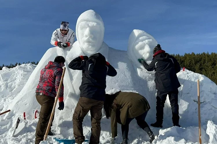 Allah-u Ekber Dağları’nda Kardan şehit heykelleri yapılıyor