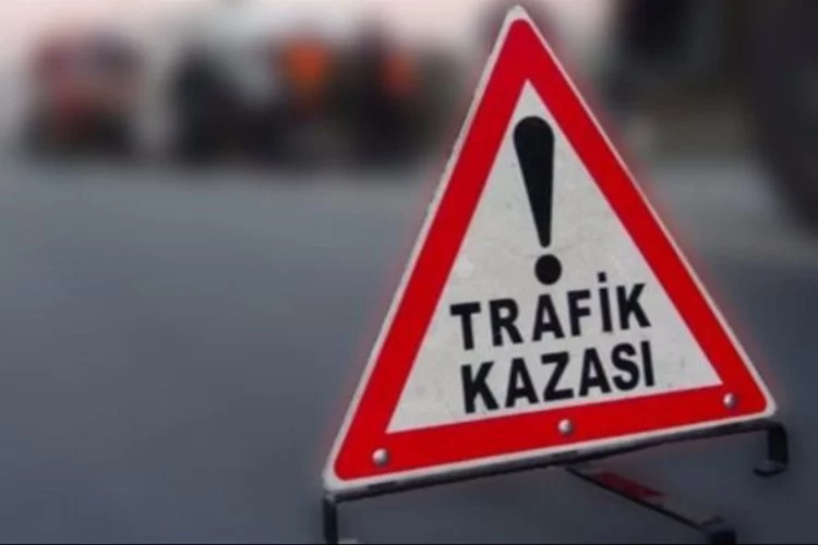 Ankara'da feci kaza! Minibüs takla attı: Yaralılar var!