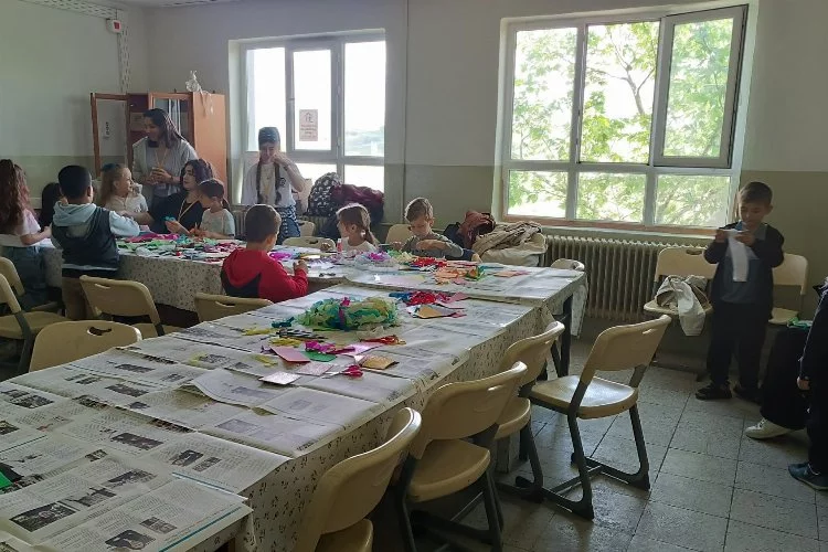 Ankara'da üniversitelilerden köye kütüphane
