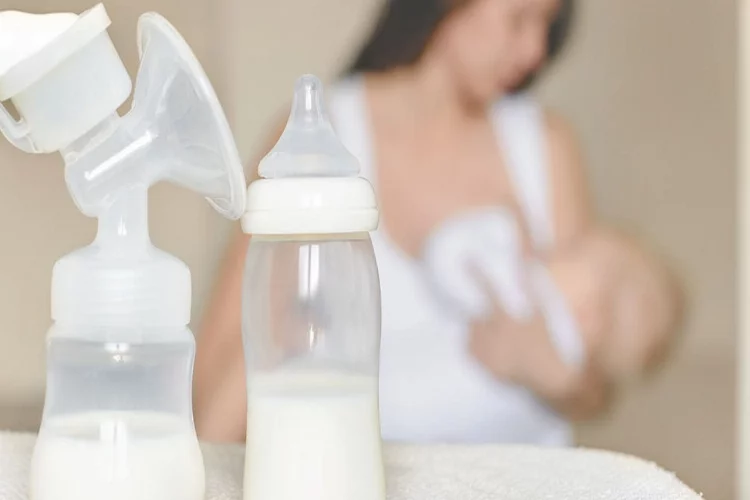 Emziren anne nasıl beslenmeli? Annenin beslenmesi sütünü etkiler mi?