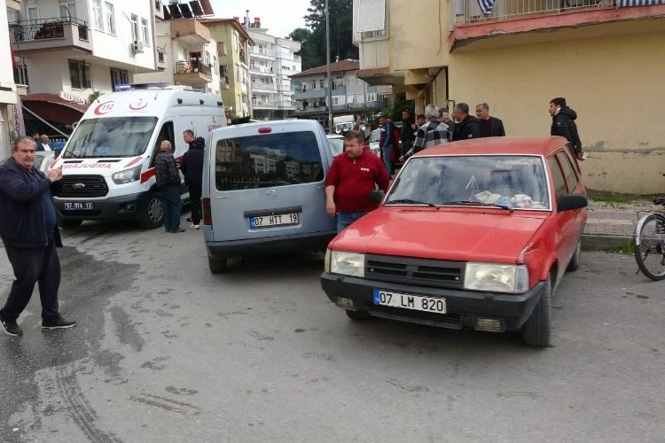 Antalya’da 10 yaşındaki çocuk kazaya neden oldu: Anne ve çocuk yaralandı