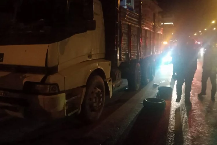 Antalya’da feci kaza: Motosiklet ile kamyon çarpıştı