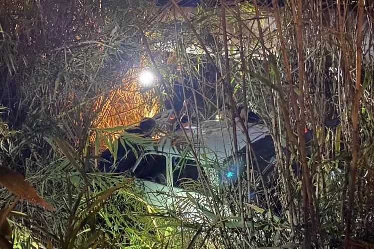 Antalya'da kaza: Otomobil dere yatağına uçtu