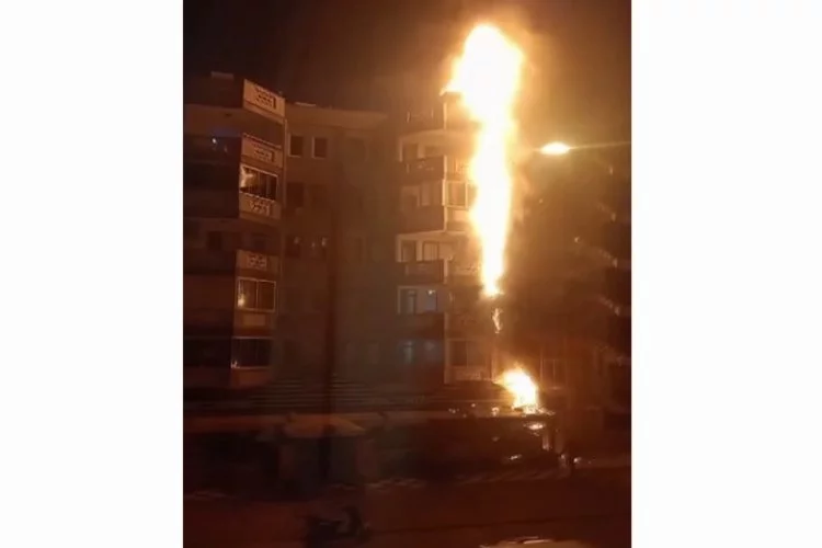 Antalya’da korkutan yangın: Bütün binayı alevler sardı