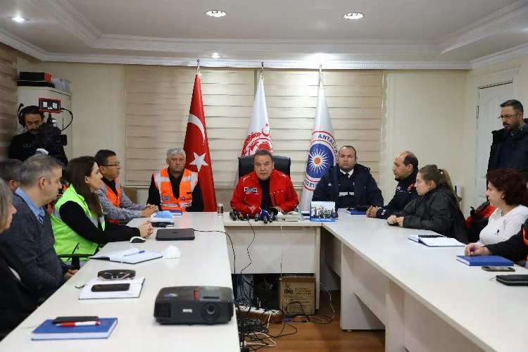 Antalya’daki sel mağdurlarına nakit yardımı yapıldı