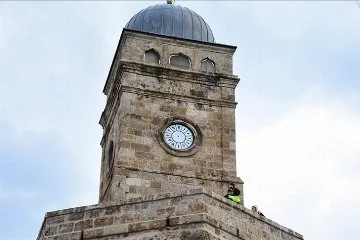 Antalya'nın tarihi Saat Kulesi yeni saati ile donatıldı
