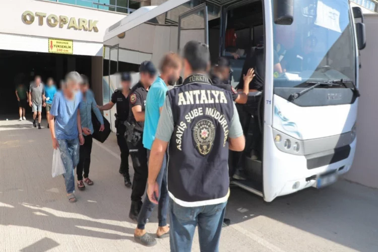 Antalya'da aranan zanlılar yakalandı
