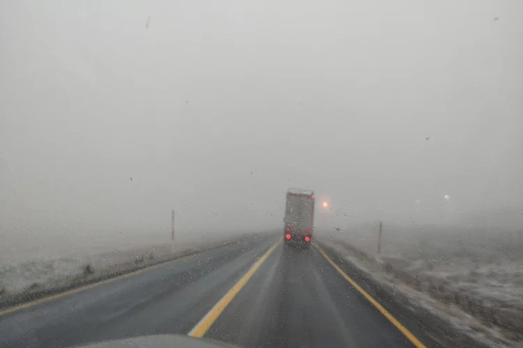 Sürücüler dikkat! Sahara ve Ilgar geçidinde yoğun sis etkili oluyor