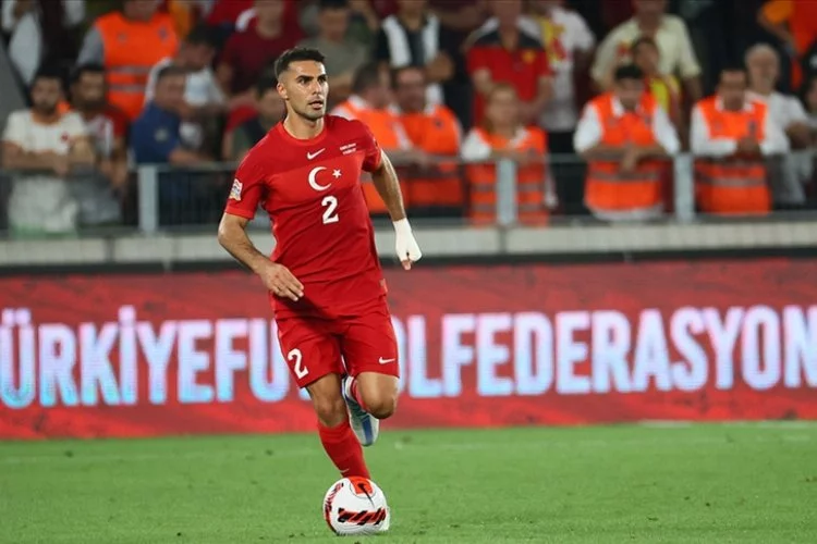 AS Roma takımında defans pozisyonunda görev yapan Türk millî futbolcu Zeki Çelik kimdir? Zeki Çelik ne kadar maaş alıyor?