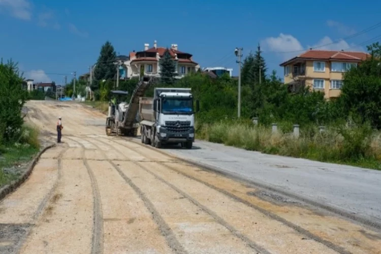 Kütahya'da asfalt çalışmaları devam ediyor