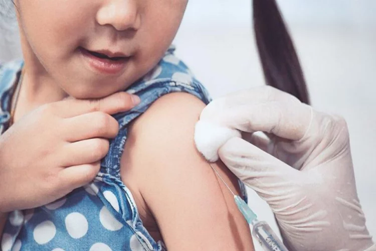 Uzmanlar uyardı: Kızamıktan korunmak için aşı şart