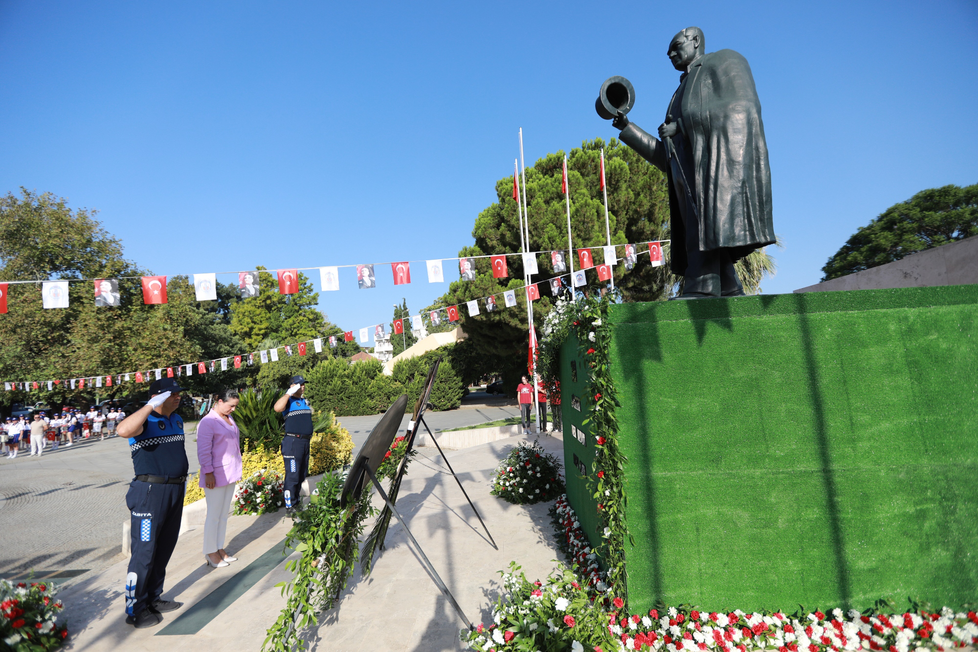 Atatürk Anıtı_ilkses (3)-1