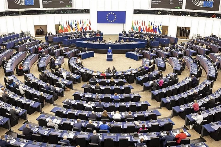 Avrupa Parlamentosu onayladı: Yapay zeka teknolojilerine katı kurallar geliyor