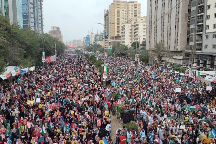Pakistan'da on binlerce kişiden Filistin'e destek gösterisi
