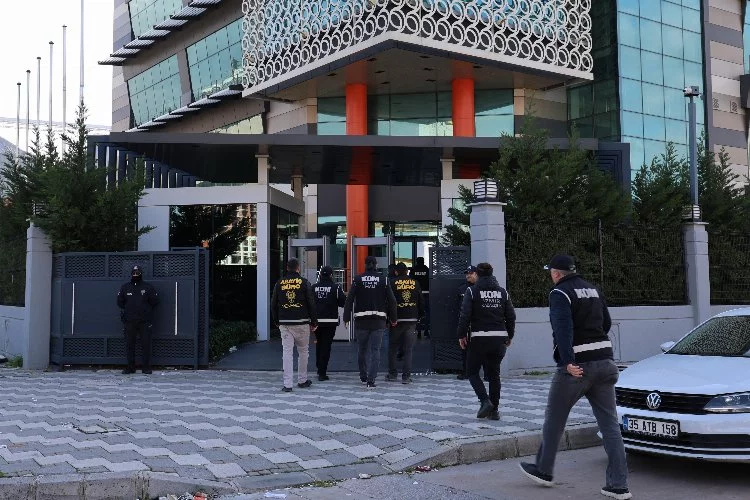 İzmir haber: Nitelikli dolandırıcılık operasyonunda işlemler sürüyor
