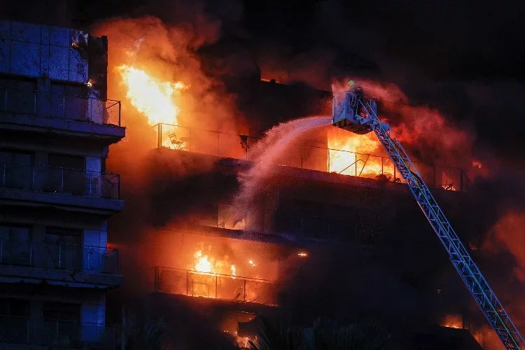 İspanya’da 14 katlı binadaki yangında yeni gelişme