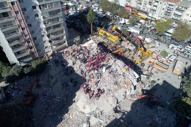 36 kişiye mezar olan Rıza Bey Apartmanı'nın inşaatında çalışan işçiler tespit edilecek