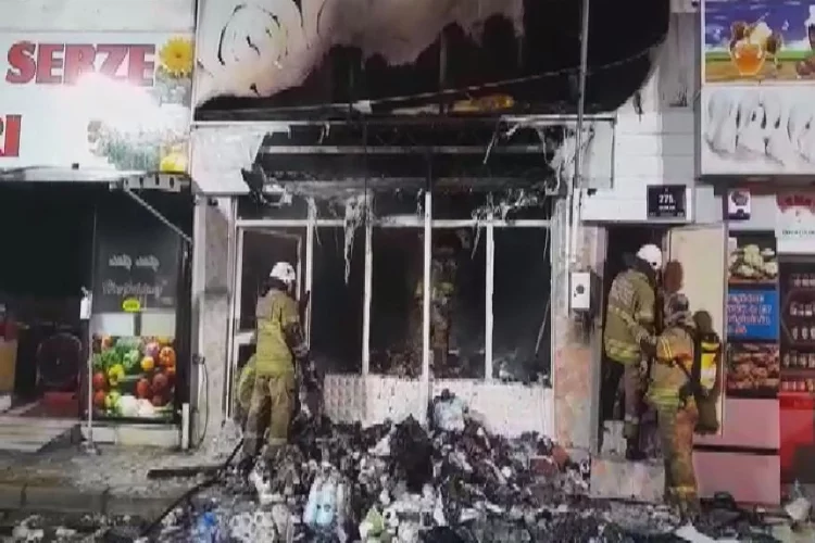 Aliağa'da trafo patladı, sonrasında market deposunda yangın çıktı