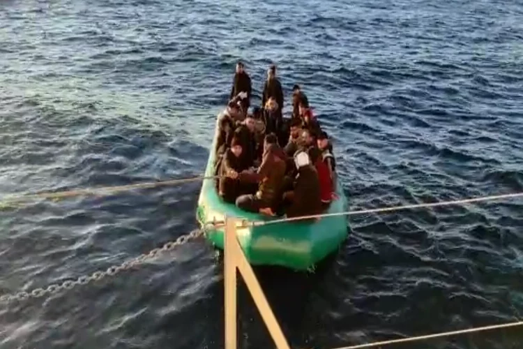 İzmir’de 76 göçmen kurtarıldı