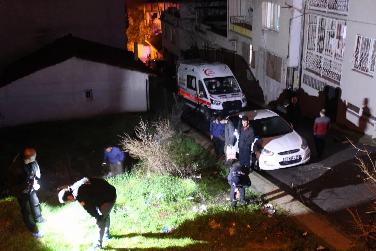 İzmir Karabağlar'da bilgisayar oyunu oynarken vurulan genç hayatını kaybetti