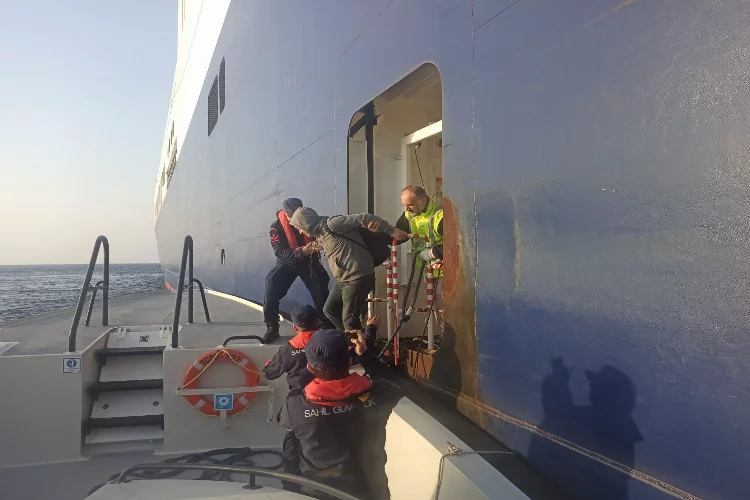 Gemide yaralanan şahsa tıbbi tahliye