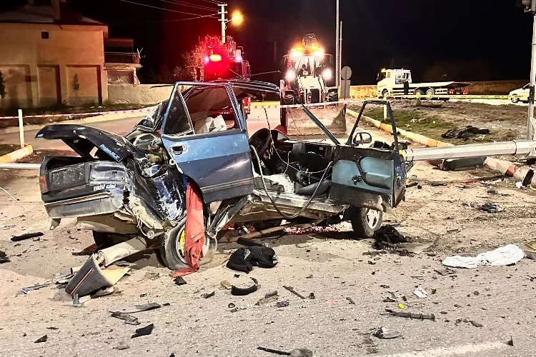 Afyonkarahisar'da kafa kafaya trafik kazası