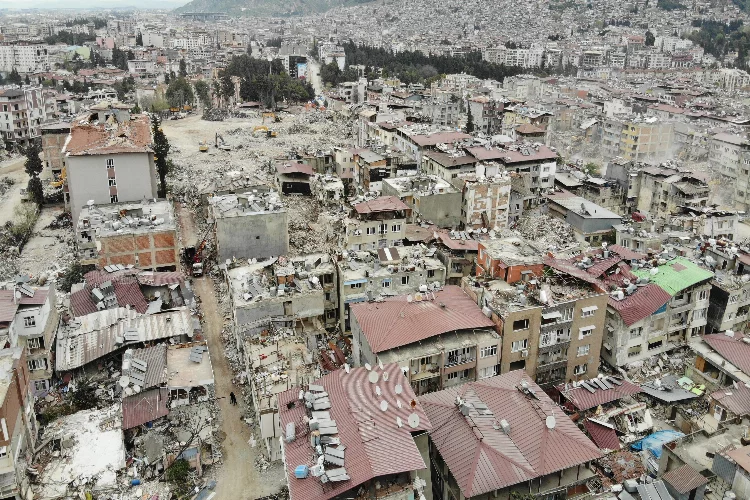 Bu mahalle depremde enkaz yığınına döndü 