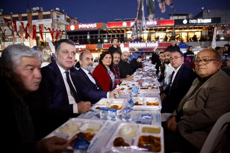 Aydınlılar, Büyükşehir'in iftar sofralarında bir araya geldi