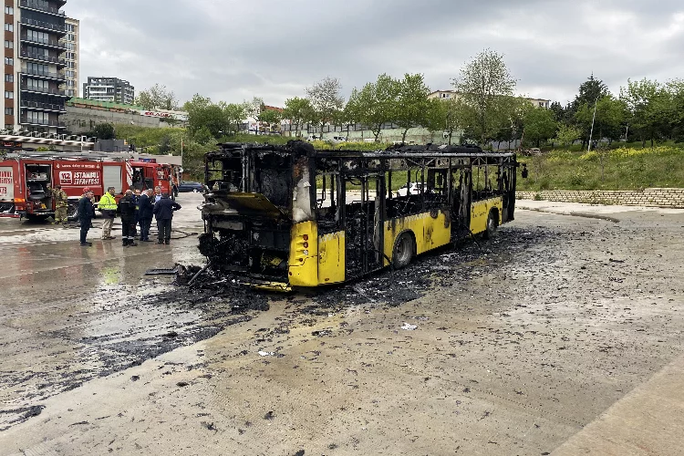 İstanbul’da İETT otobüsü alev alev yandı