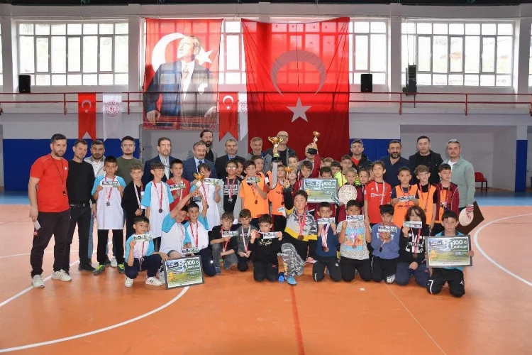 Kütahya'da futsal turnuvası düzenlendi