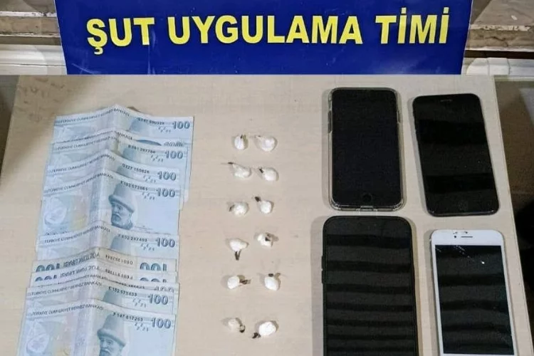 İzmir'de uyuşturucu satıcılarına yönelik operasyon