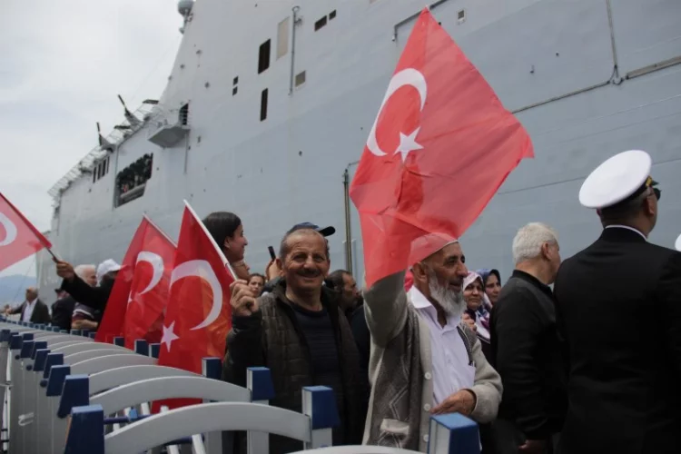TCG Anadolu gururu İzmir'i sardı