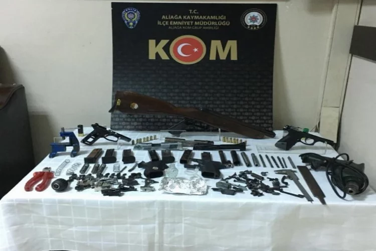 İzmir polisi silah satıcısını yakaladı