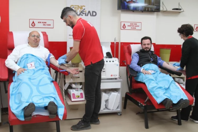 MÜSİAD İzmir'den kan bağışı kampanyası yaptı